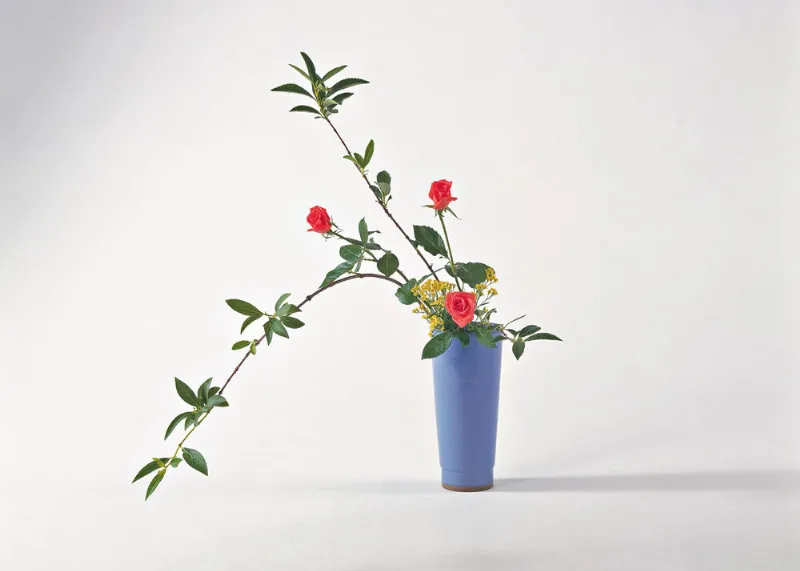 Sử dụng bình hoa Ikebana