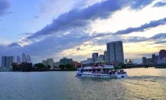 Tour Saigon River Sightseeing trong buổi chiều tà