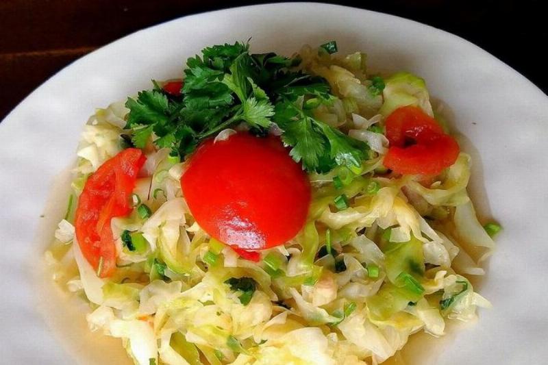 Hình ảnh các loại rau ăn lá phổ biến đầy màu sắc và dinh dưỡng, tốt cho sức khỏe